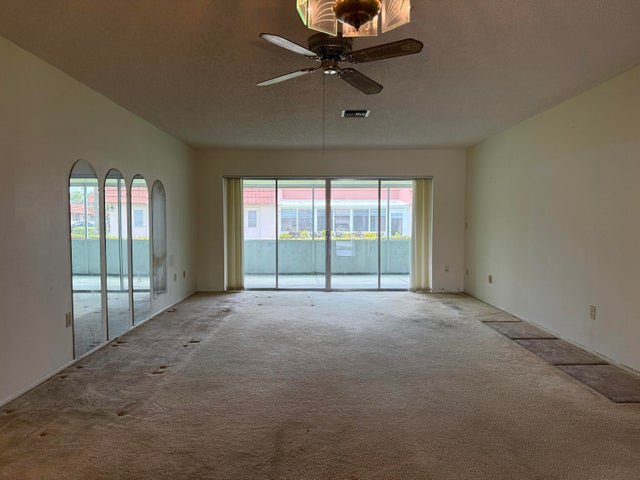 3 of 17 - 5775 W Fernley Drive #88, West Palm Beach, FL