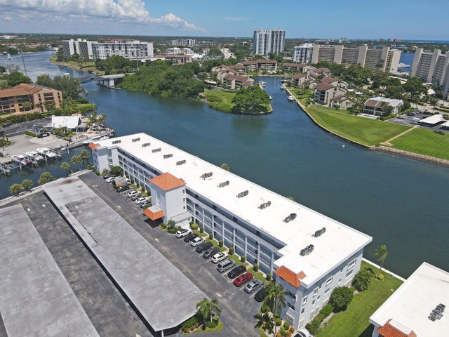 3 of 28 - 20 Yacht Club Drive #403, North Palm Beach, FL
