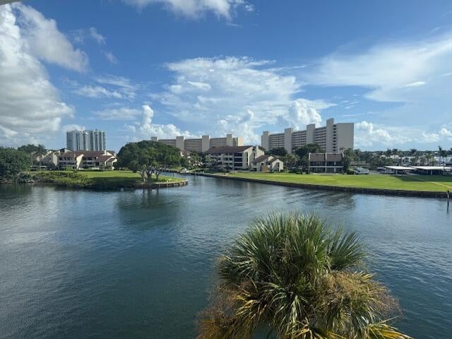 4 of 28 - 20 Yacht Club Drive #403, North Palm Beach, FL