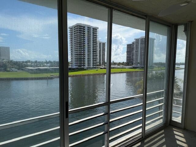 5 of 28 - 20 Yacht Club Drive #403, North Palm Beach, FL