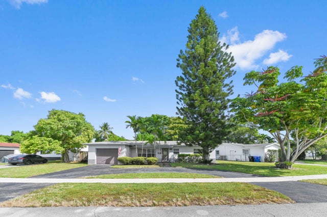 2 of 29 - 6825 Broadmoor, North Lauderdale, FL