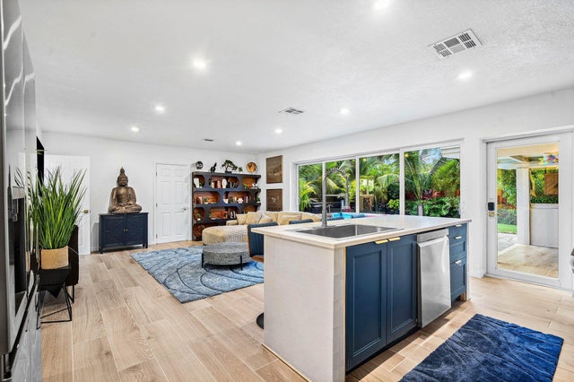 4 of 43 - 2041 Ne 30th Street, Fort Lauderdale, FL