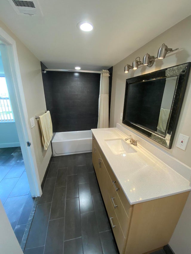 5 of 13 - 9355 Sw 8th Street #305, Boca Raton, FL