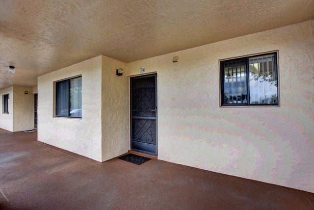 1 of 20 - 3154 Via Poinciana #114, Lake Worth, FL