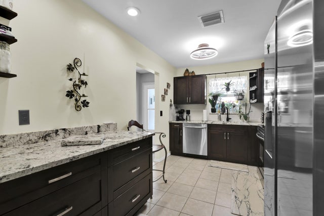 5 of 19 - 2638 Gately Drive E #111, West Palm Beach, FL
