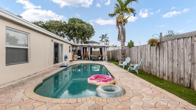 4 of 30 - 3950 Sw 72nd Drive, Davie, FL
