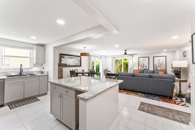 3 of 38 - 720 N Dixie Highway #303, Lantana, FL