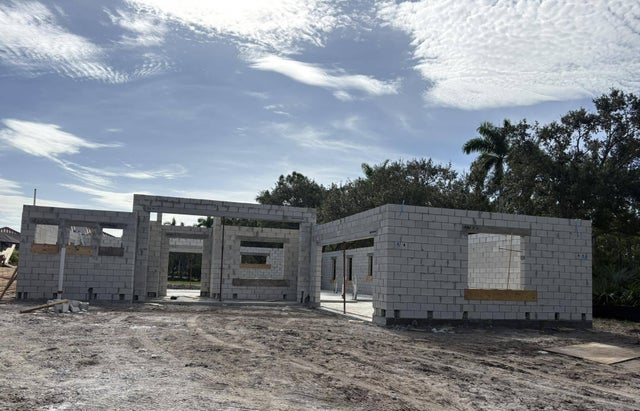 3 of 9 - 179 Se Via Lago Garda, Port Saint Lucie, FL