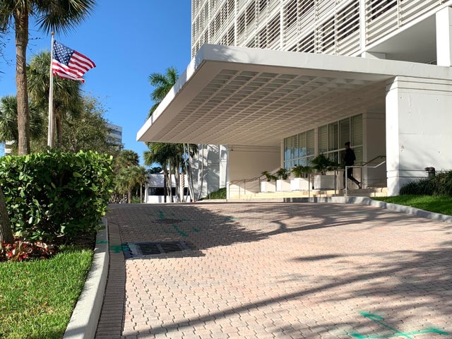 5 of 43 - 400 N Flagler Drive #1003, West Palm Beach, FL
