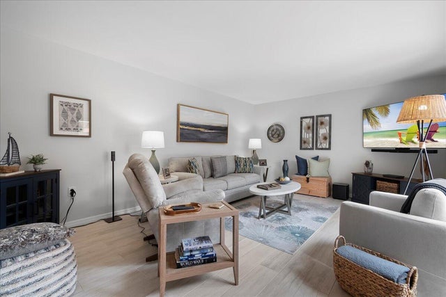 4 of 23 - 3250 Meridian Way S #b, Palm Beach Gardens, FL