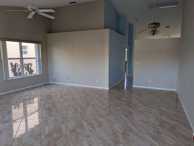 2 of 15 - 375 Nw Sherry Lane, Port Saint Lucie, FL