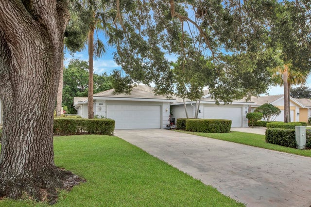 4220 Royal Oak Drive, Palm Beach Gardens