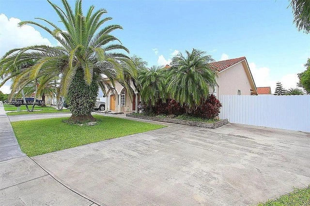 4 of 41 - 17870 Sw 155th Court, Miami, FL