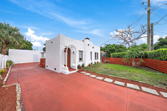 3 of 19 - 3210 Greenwood Avenue, West Palm Beach, FL