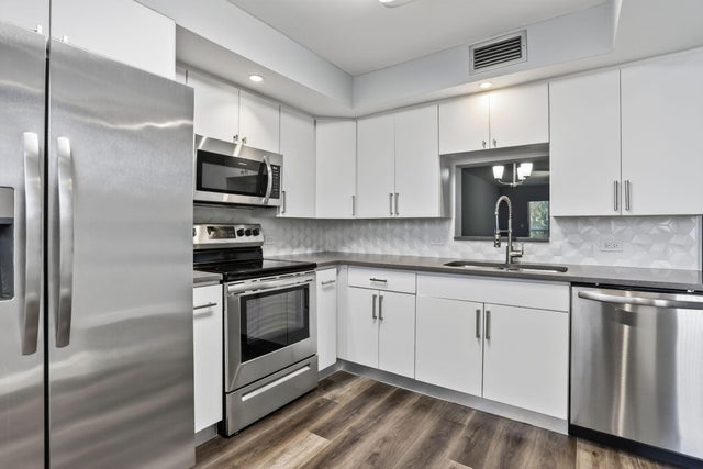 1 of 20 - 3001 Portofino Isle(s) #g3, Coconut Creek, FL