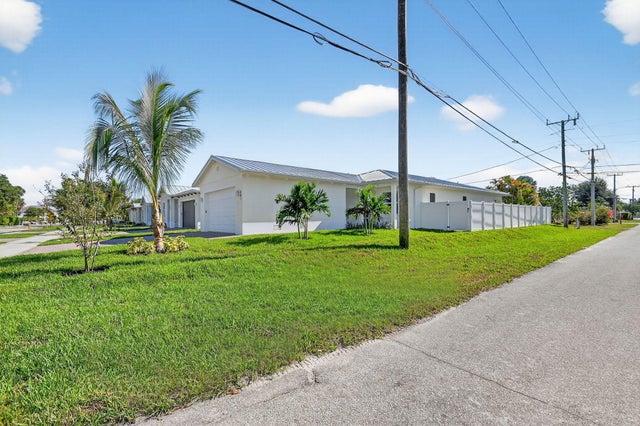 4 of 67 - 601 N Loxahatchee Drive, Jupiter, FL