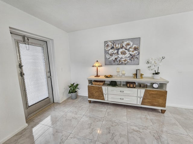 5 of 40 - 273 Windsor L, West Palm Beach, FL