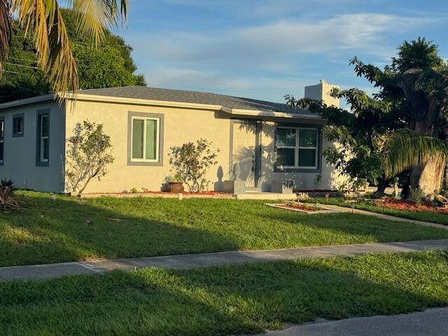 1 of 40 - 2329 West Dr, West Palm Beach, FL