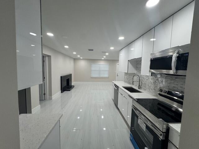 3 of 40 - 2329 West Dr, West Palm Beach, FL