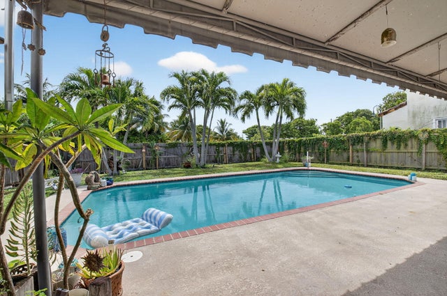 1 of 33 - 205 Dartmouth Drive, Lake Worth Beach, FL