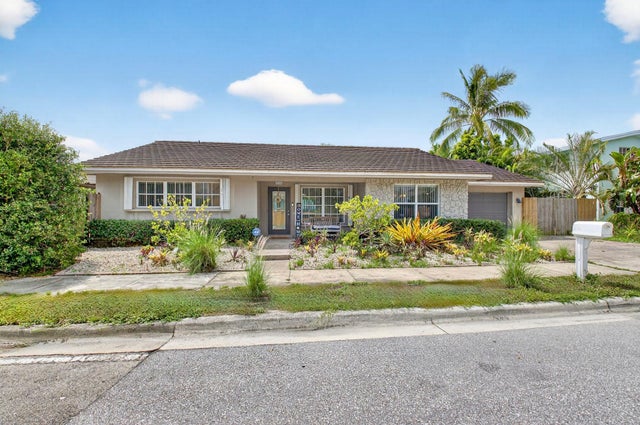 2 of 33 - 205 Dartmouth Drive, Lake Worth Beach, FL