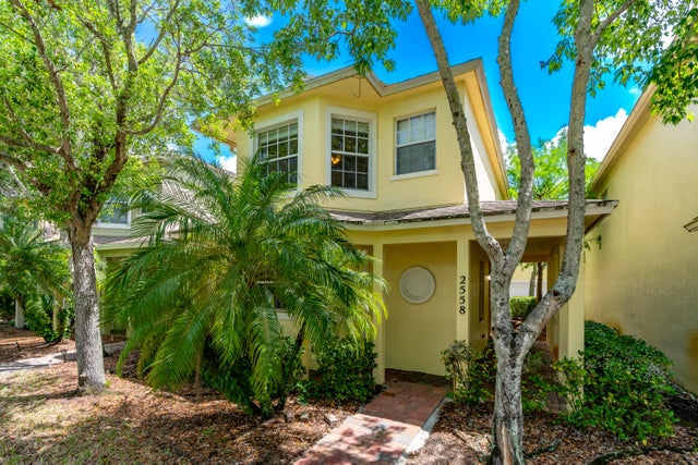 1 of 37 - 2558 Se Pineland Drive, Port Saint Lucie, FL