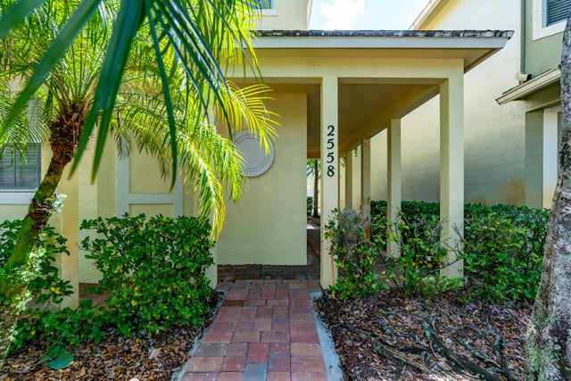 3 of 37 - 2558 Se Pineland Drive, Port Saint Lucie, FL