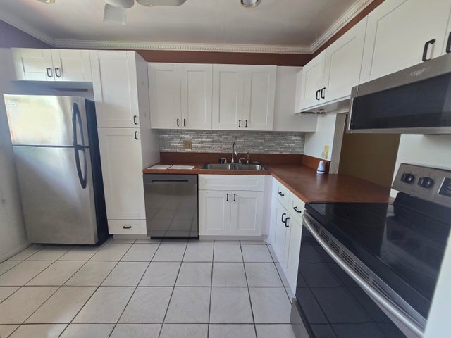 3 of 21 - 102 Lake Anne Drive, West Palm Beach, FL