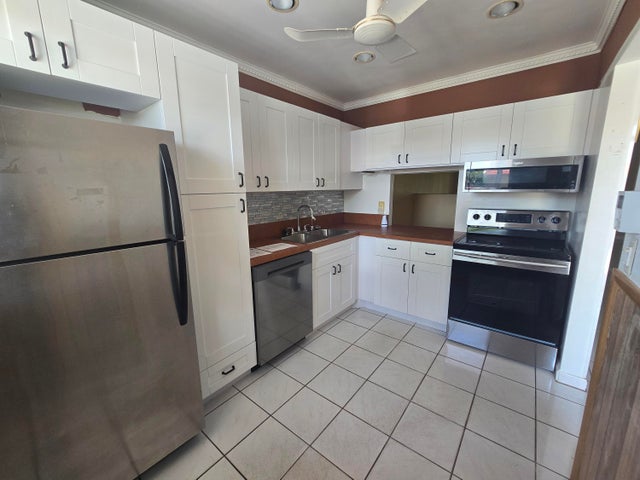 4 of 21 - 102 Lake Anne Drive, West Palm Beach, FL