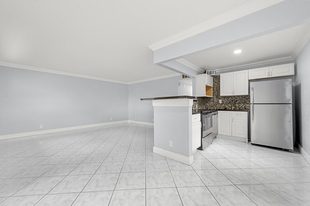 4 of 19 - 339 Normandy H, Delray Beach, FL