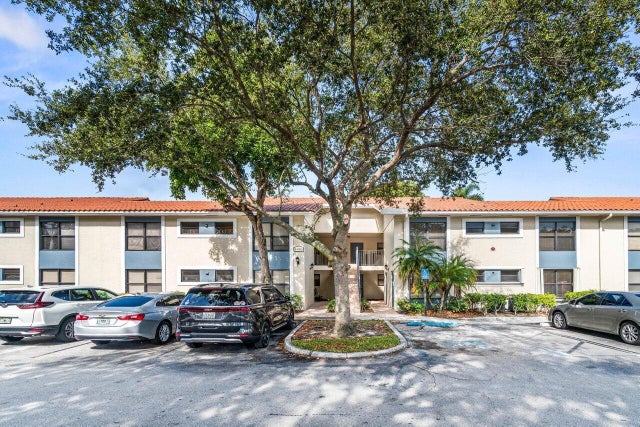 1 of 32 - 1495 Lake Crystal Drive #h, West Palm Beach, FL