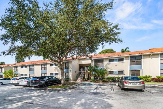 2 of 32 - 1495 Lake Crystal Drive #h, West Palm Beach, FL
