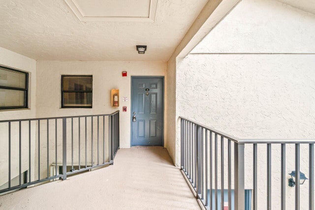 4 of 32 - 1495 Lake Crystal Drive #h, West Palm Beach, FL