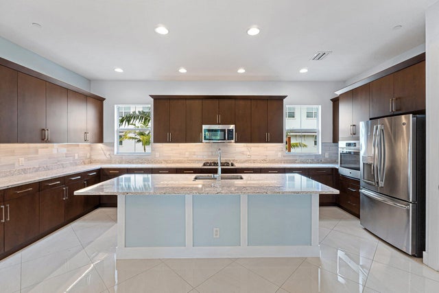 2 of 16 - 7085 Edison Place, Palm Beach Gardens, FL