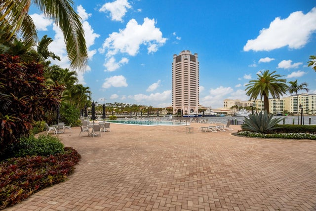 4 of 53 - 701 E Camino Real #8f, Boca Raton, FL