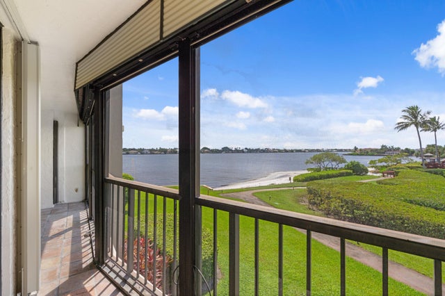 3 of 47 - 7020 Half Moon Circle #205, Hypoluxo, FL