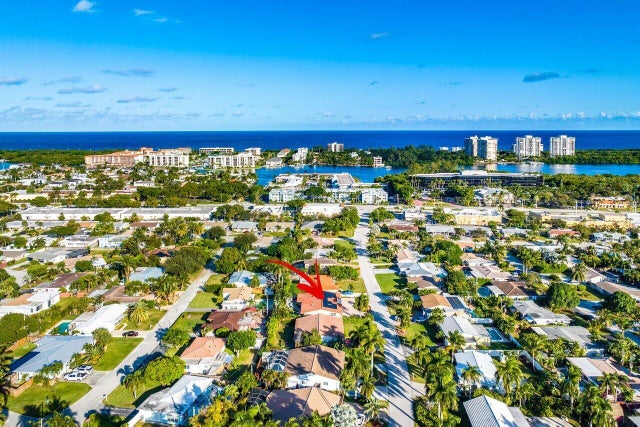 2 of 37 - 451 Ne 25th Terrace, Boca Raton, FL