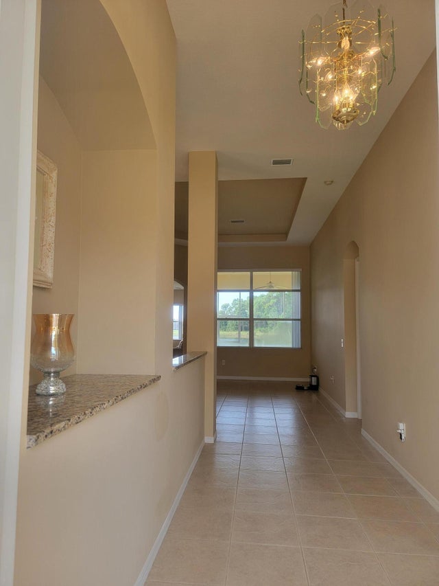 4 of 28 - 633 Sw Long Key Court, Port Saint Lucie, FL