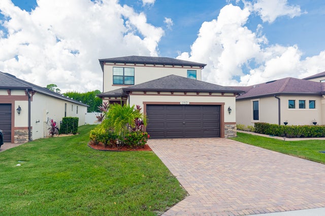 1 of 28 - 252 Se Via Visconti, Port Saint Lucie, FL