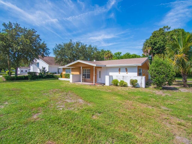 4 of 35 - 4585 30th Ave Avenue, Vero Beach, FL