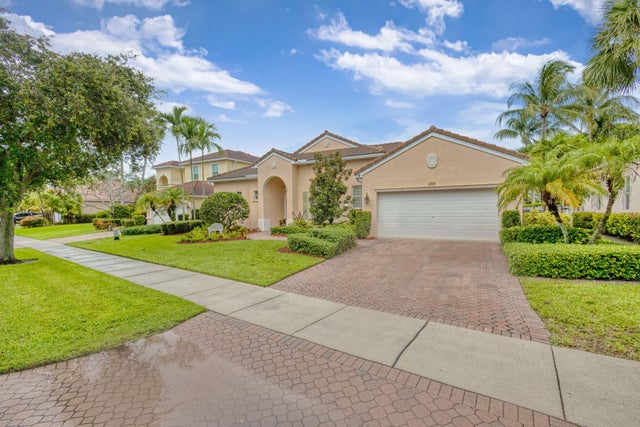 2 of 60 - 109 Magnolia Way, Tequesta, FL