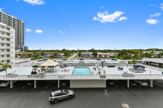 3 of 39 - 301 Lake Shore Drive #402, Lake Park, FL