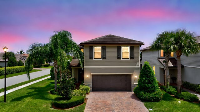 1 of 67 - 593 Se Monet Drive, Port Saint Lucie, FL