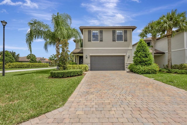 2 of 67 - 593 Se Monet Drive, Port Saint Lucie, FL