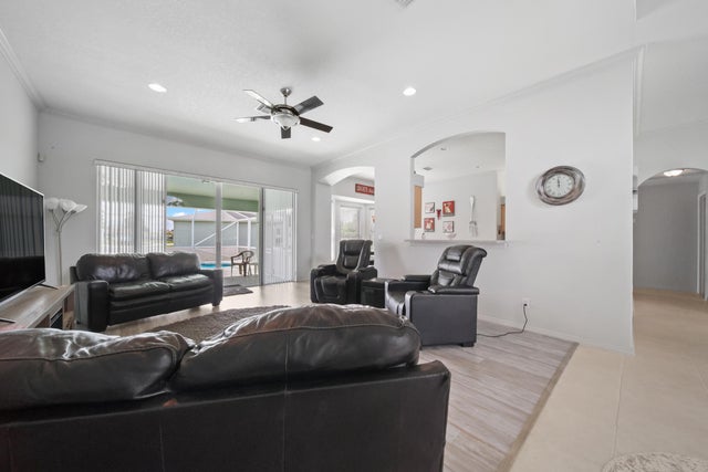 4 of 30 - 350 Sw Alcan Drive, Port Saint Lucie, FL