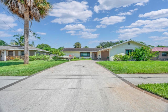 1 of 28 - 804 Holly Avenue, Fort Pierce, FL