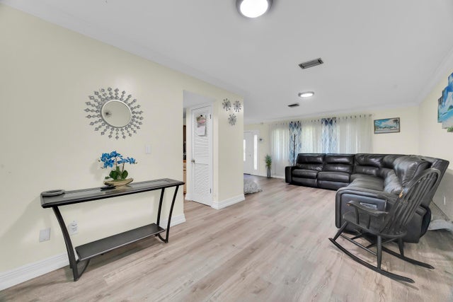 5 of 28 - 804 Holly Avenue, Fort Pierce, FL