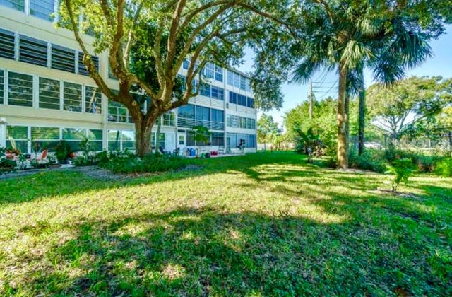 5 of 41 - 203 Southampton A, West Palm Beach, FL