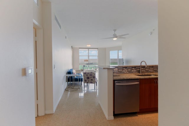 2 of 33 - 806 E Windward Way #405, Lantana, FL