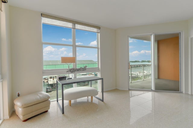 5 of 33 - 806 E Windward Way #405, Lantana, FL